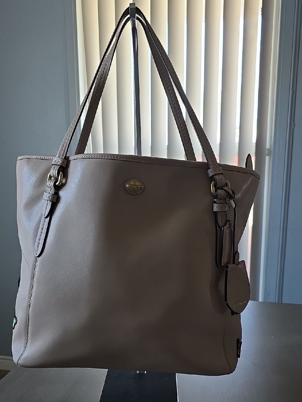 EUC Coach Peyton Leather Tote w/Butterfly Applique